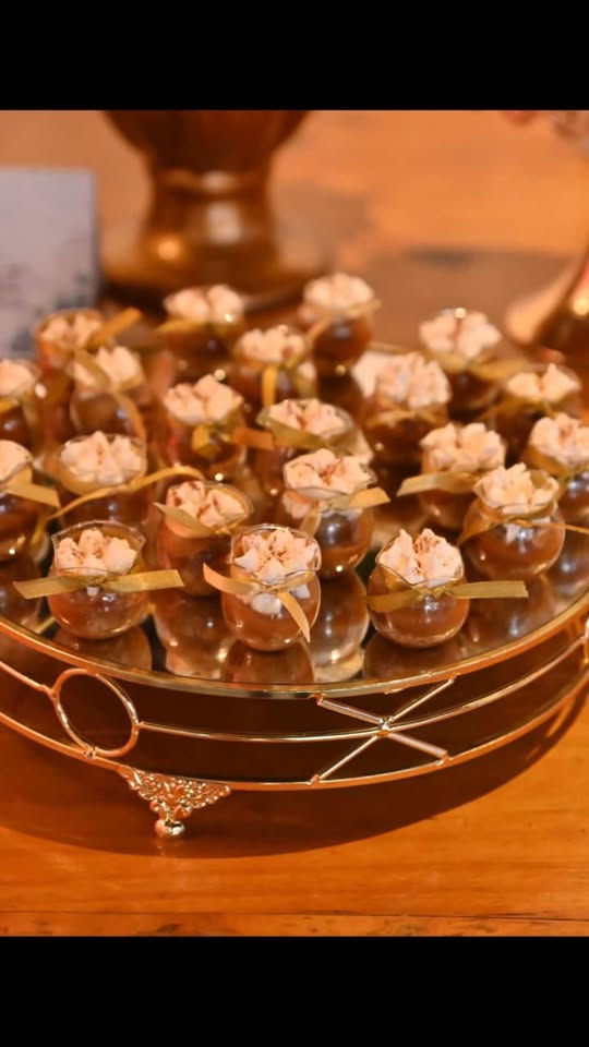 Mini banoffee — biscoito, doce de leite, banana caramelizada e chantilly